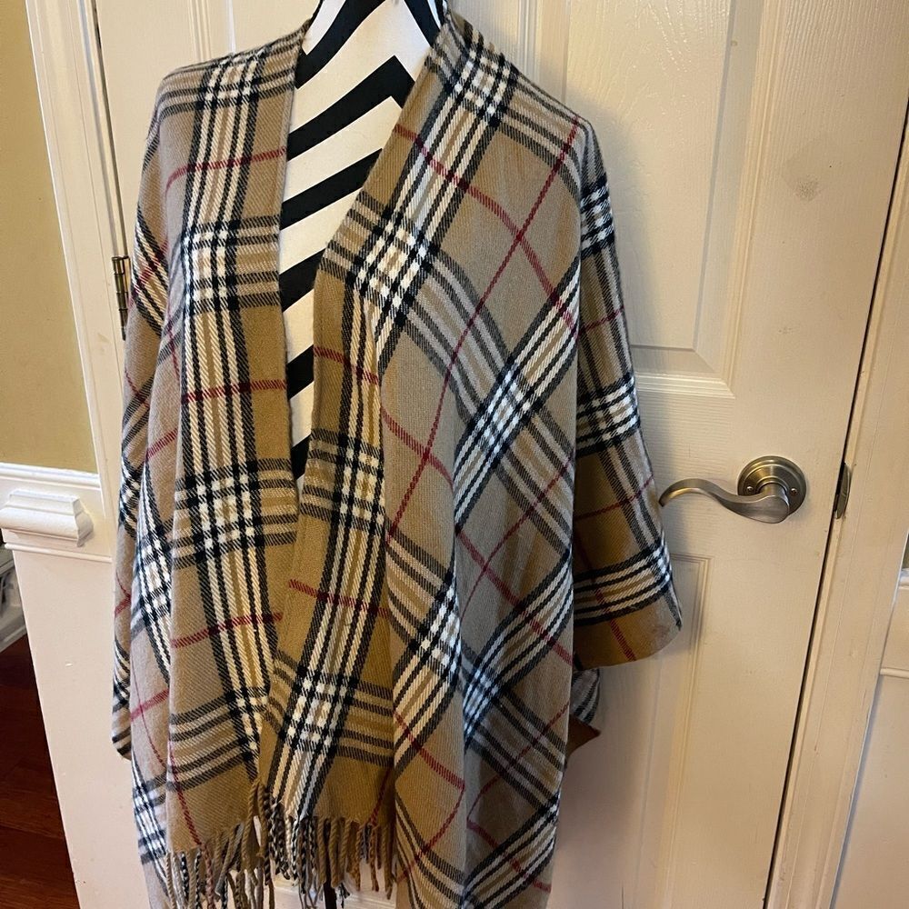 V.Fraas Classic plaid Shawl acrylic material fringe accent OS
